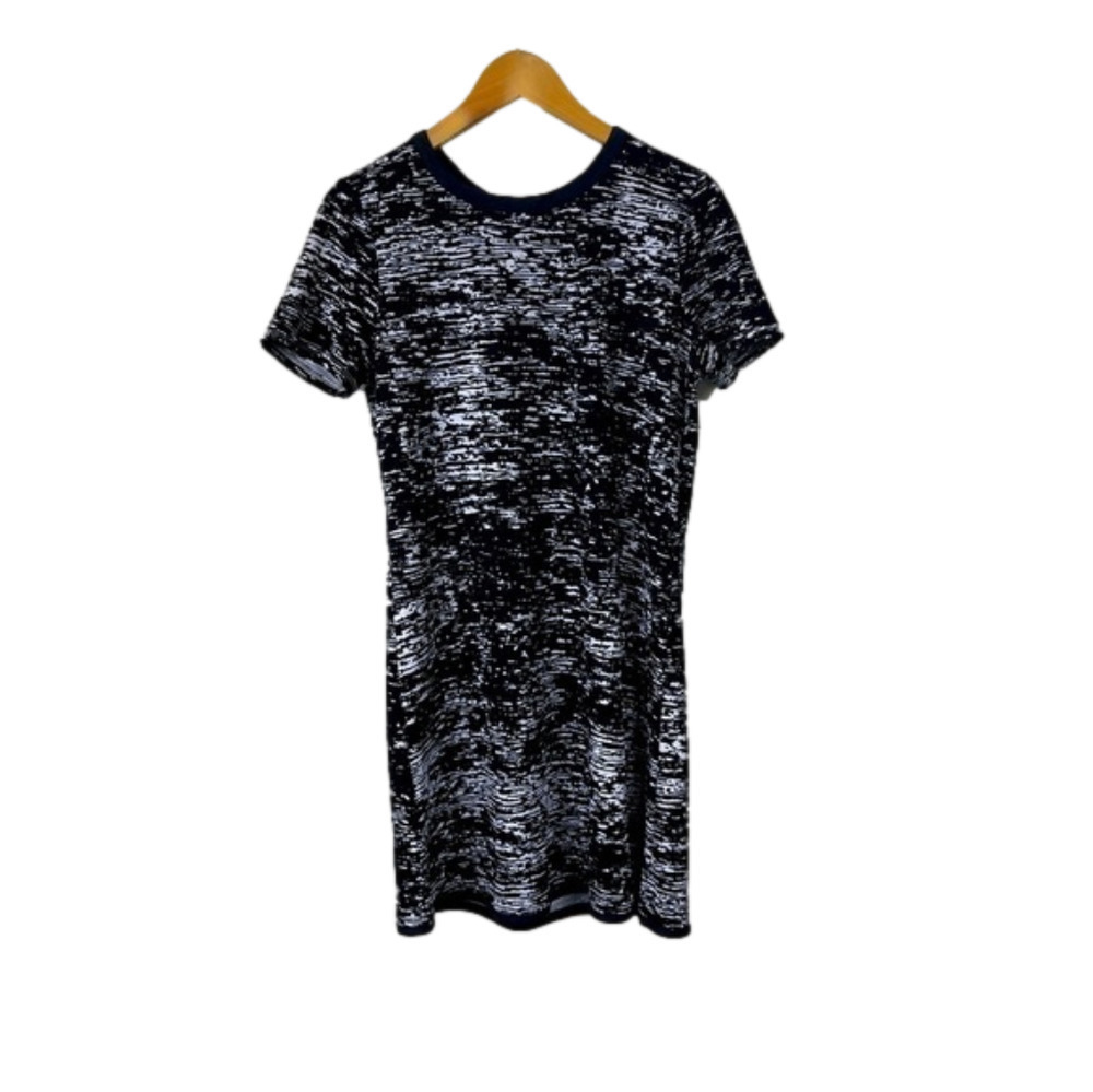 𝅺TEE Shirt Abstract Black and White Dress